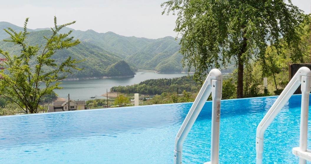 Penatess Pool Villa Chungju Exteriör bild