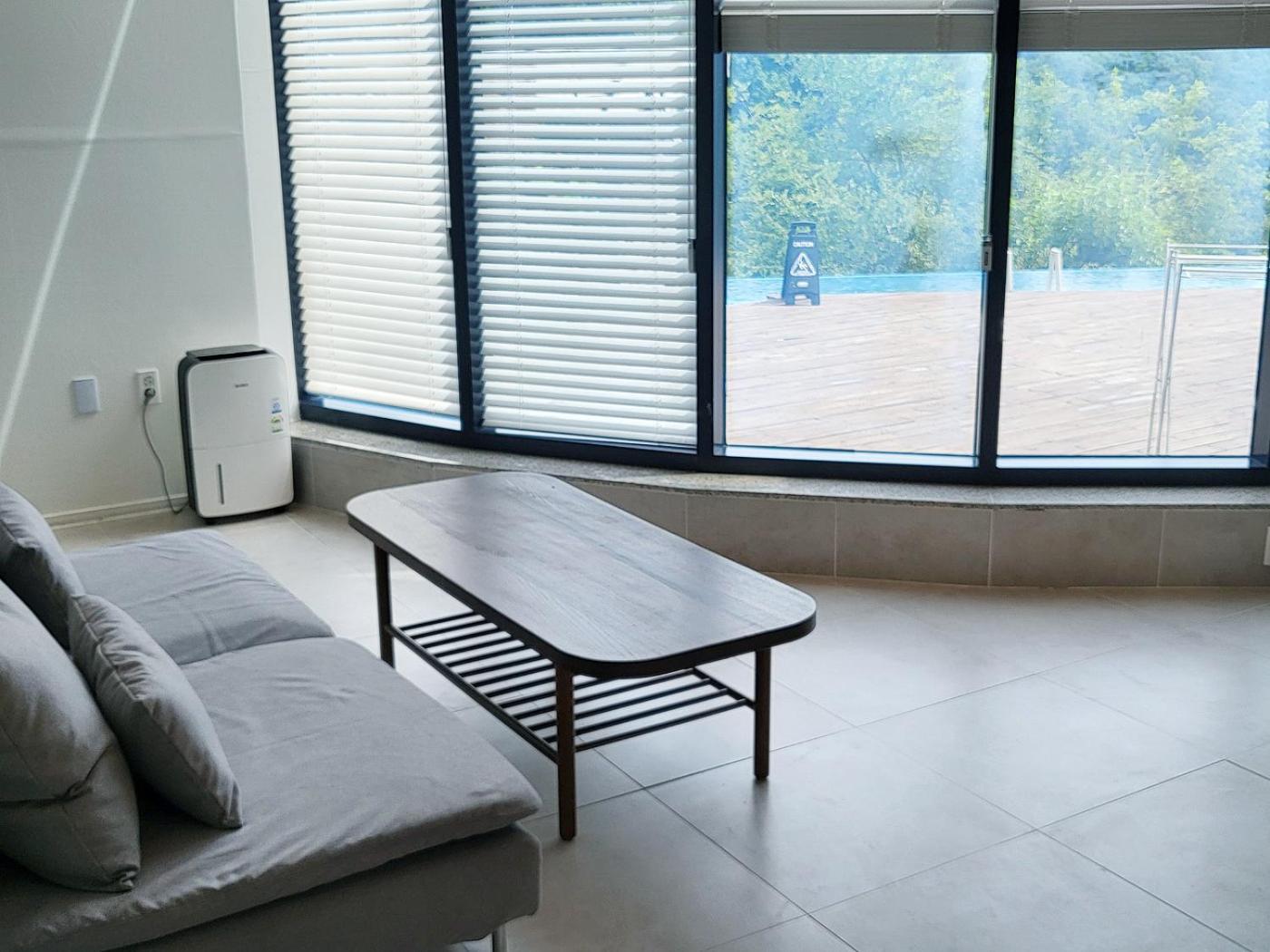 Penatess Pool Villa Chungju Exteriör bild