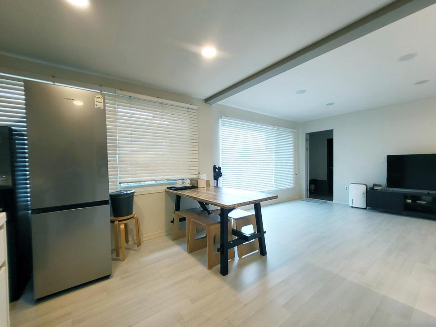 Penatess Pool Villa Chungju Exteriör bild
