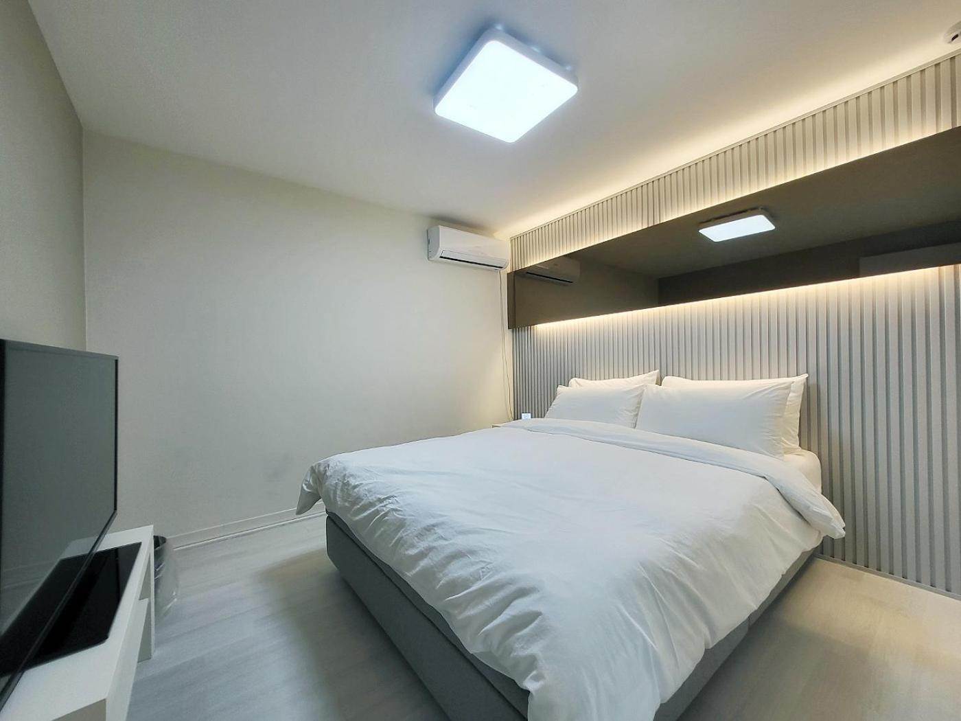 Penatess Pool Villa Chungju Exteriör bild