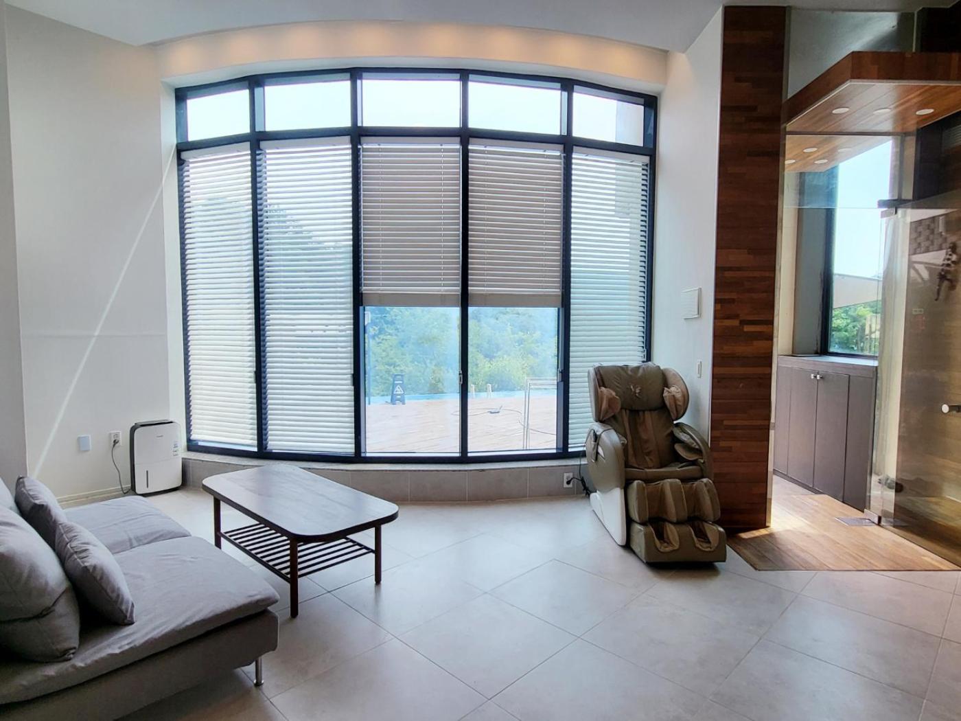 Penatess Pool Villa Chungju Exteriör bild