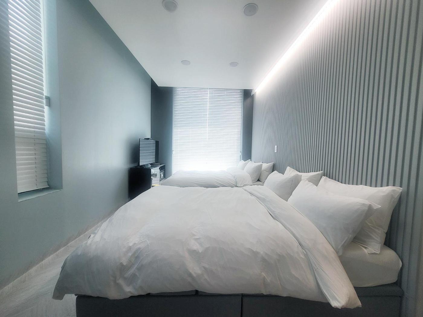 Penatess Pool Villa Chungju Exteriör bild