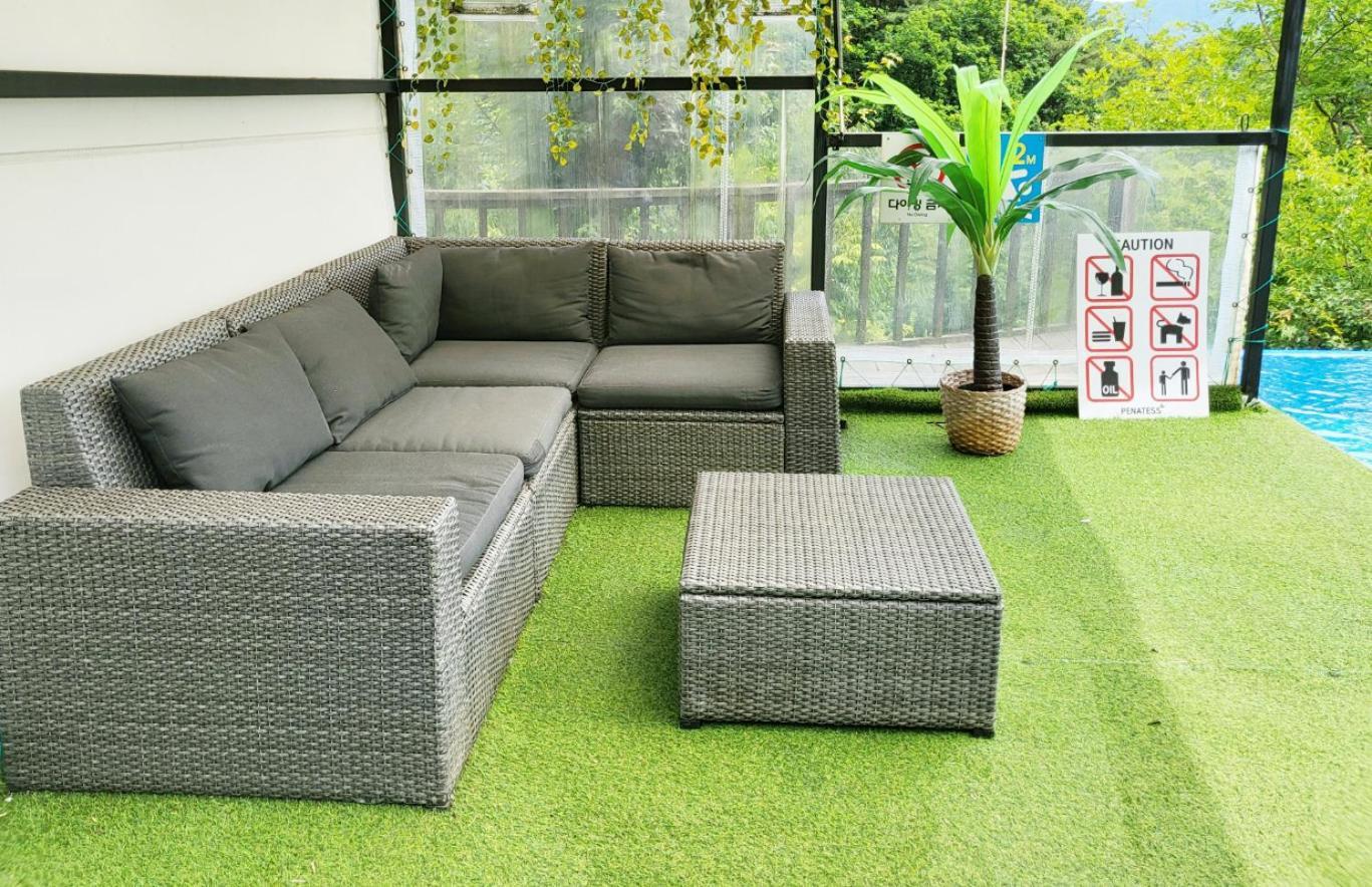 Penatess Pool Villa Chungju Exteriör bild