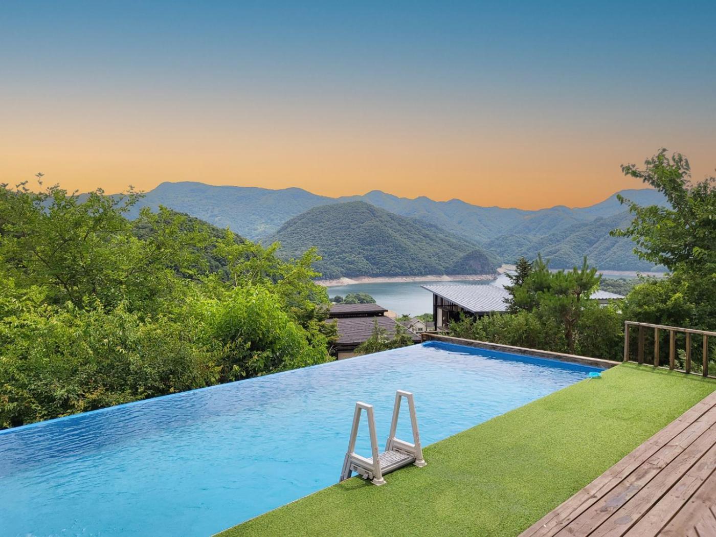 Penatess Pool Villa Chungju Exteriör bild