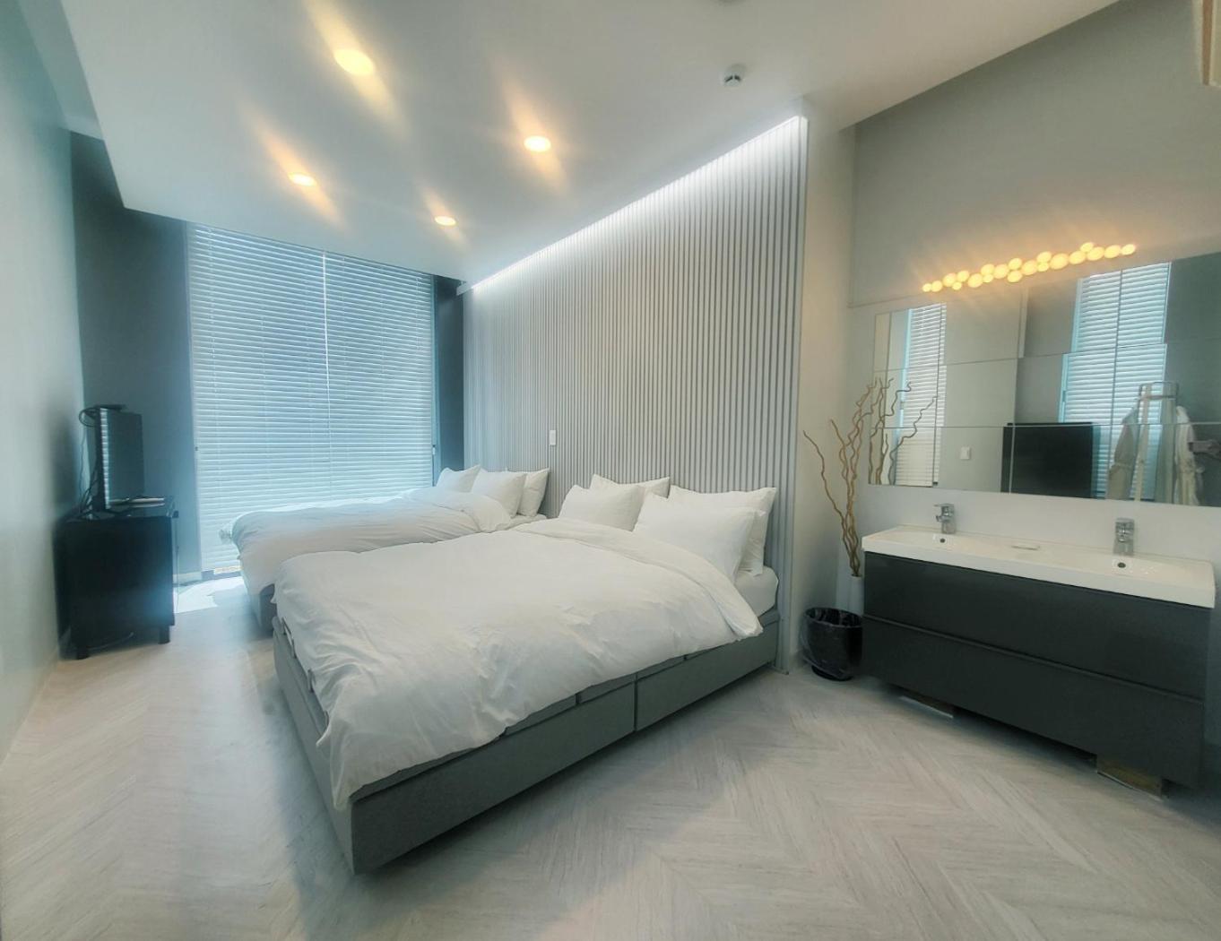 Penatess Pool Villa Chungju Exteriör bild