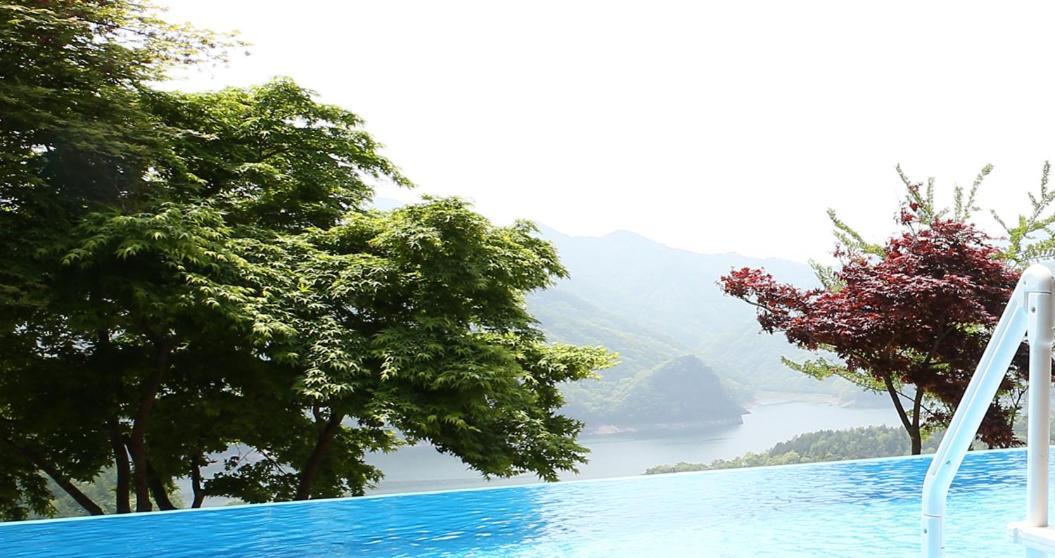 Penatess Pool Villa Chungju Exteriör bild