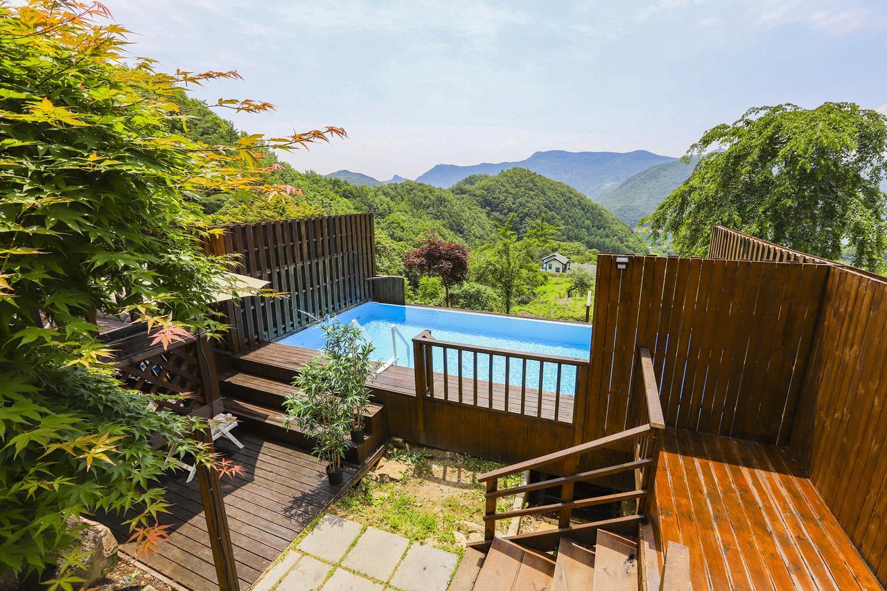 Penatess Pool Villa Chungju Exteriör bild