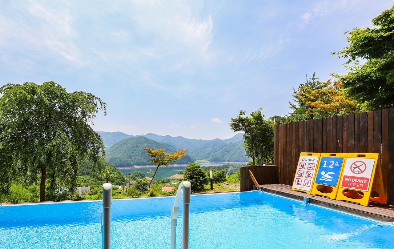 Penatess Pool Villa Chungju Exteriör bild