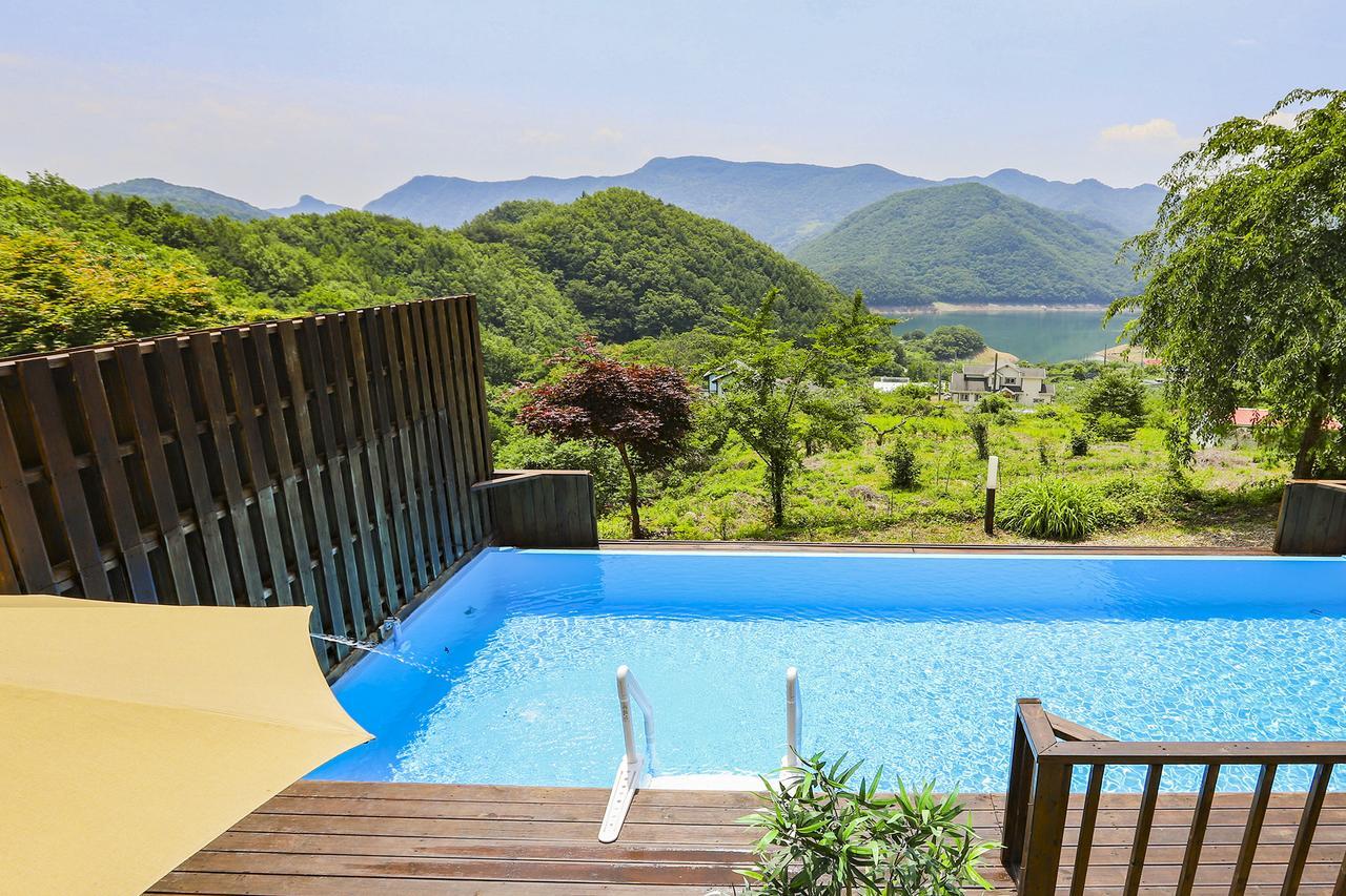 Penatess Pool Villa Chungju Exteriör bild