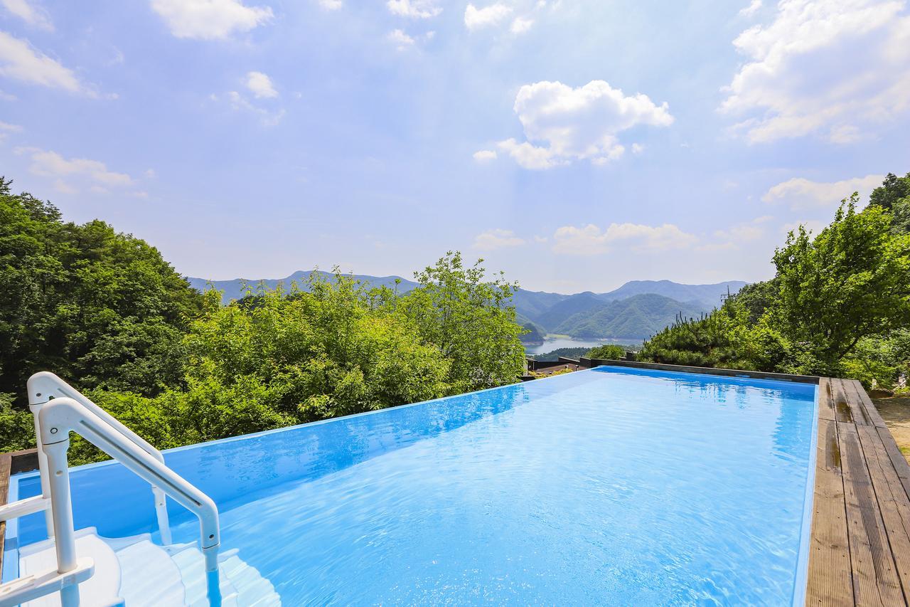 Penatess Pool Villa Chungju Exteriör bild