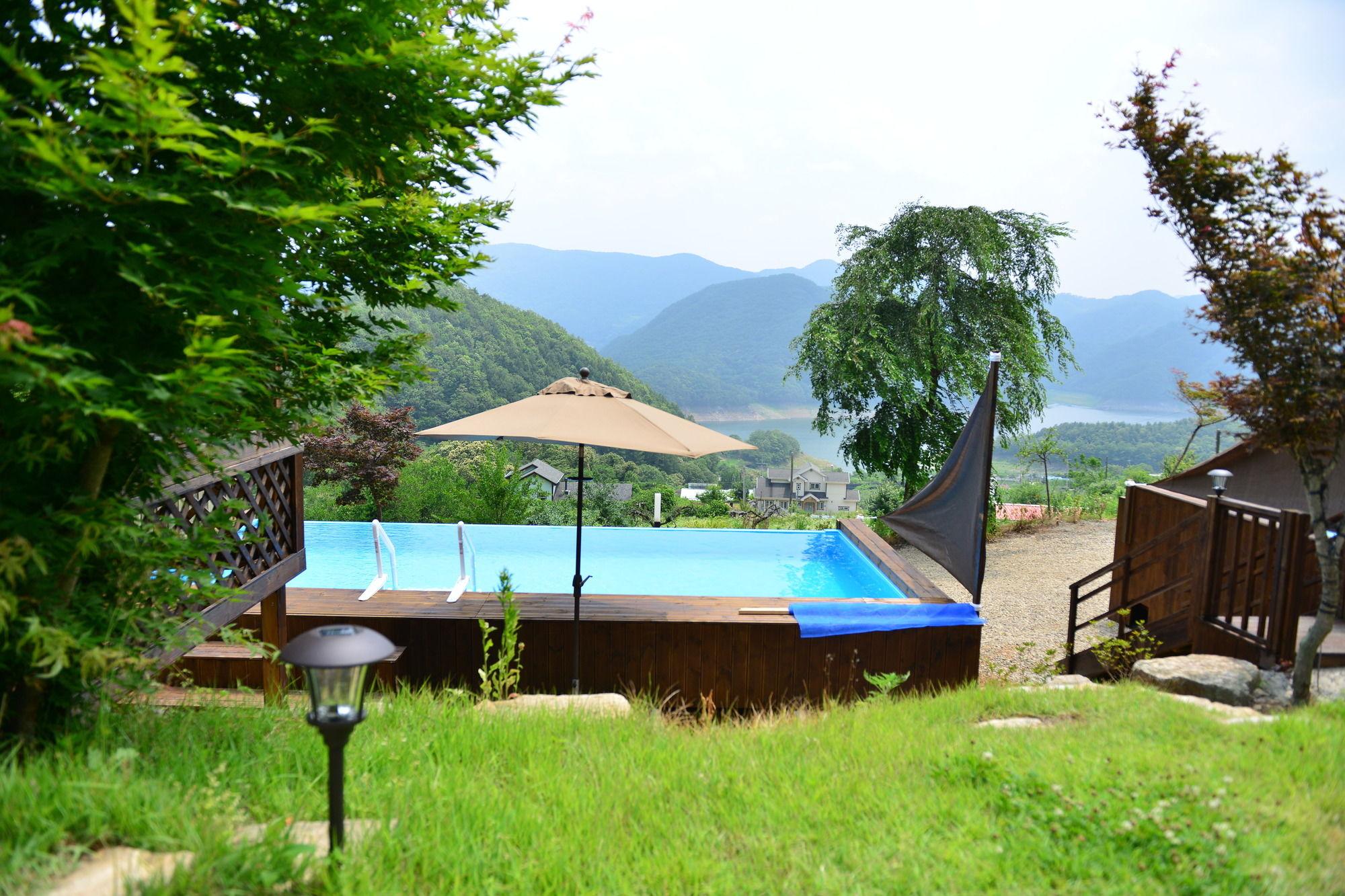 Penatess Pool Villa Chungju Exteriör bild
